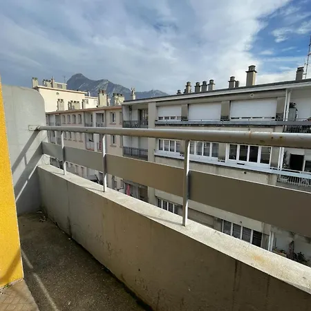 #gf The Beret Next To The Train Station Et Gem Apartment Grenoble