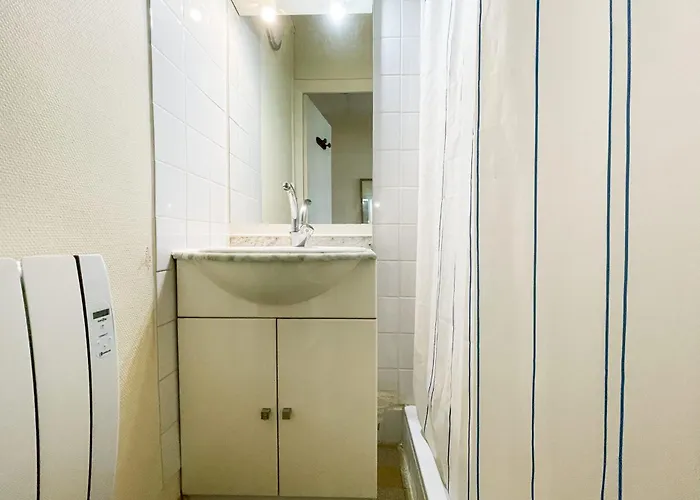 Apartamento #gf The Beret Next To The Train Station Et Gem *