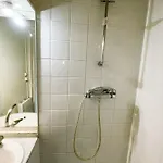 Appartement #gf The Beret Next To The Train Station Et Gem *
