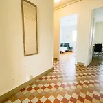 Appartement #gf The Beret Next To The Train Station Et Gem *