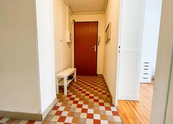 #gf The Beret Next To The Train Station Et Gem Appartement *