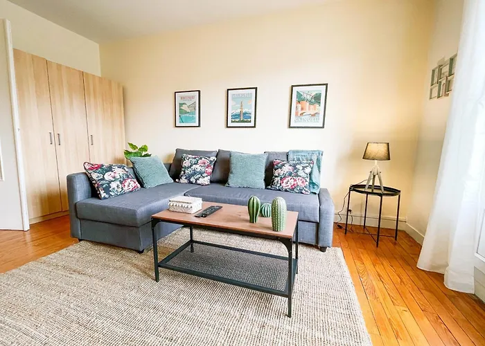 #gf The Beret Next To The Train Station Et Gem Appartement *